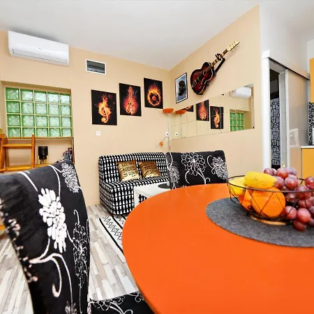 Holiday House Pop&rock With Pool Tatil Evi