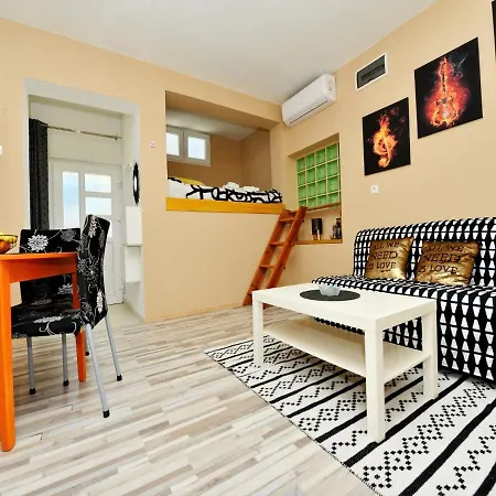 Holiday House Pop&rock With Pool Tatil Evi *