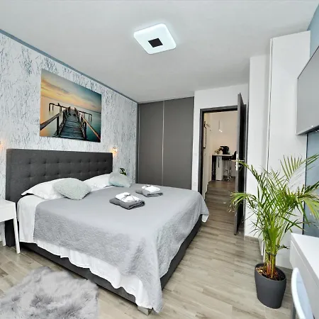 Holiday House Pop&rock With Pool Zadar