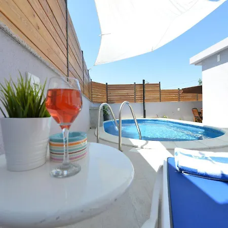 Holiday House Pop&rock With Pool Zadar