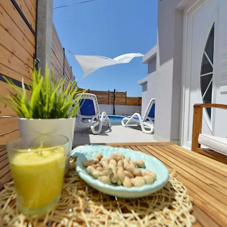 Holiday House Pop&rock With Pool Tatil Evi Zadar