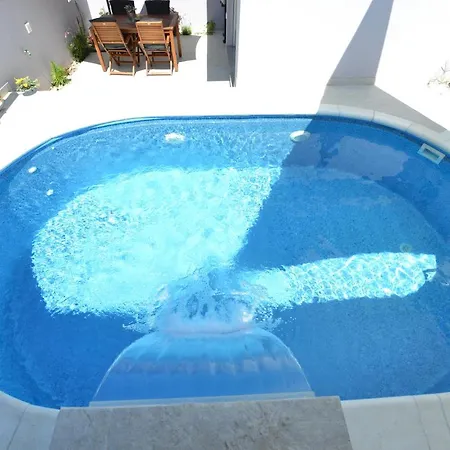 Holiday House Pop&rock With Pool Zadar