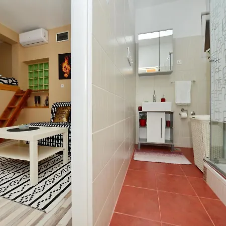 Holiday House Pop&rock With Pool Tatil Evi Zadar