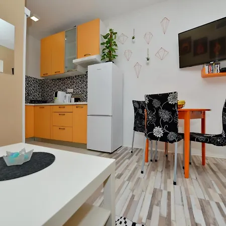 Tatil Evi Holiday House Pop&rock With Pool Zadar