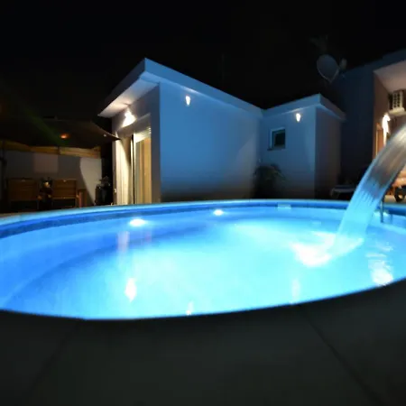 Holiday House Pop&rock With Pool Tatil Evi *