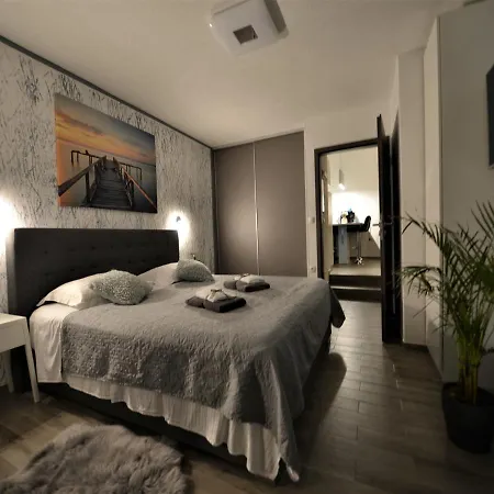 Tatil Evi Holiday House Pop&rock With Pool Zadar